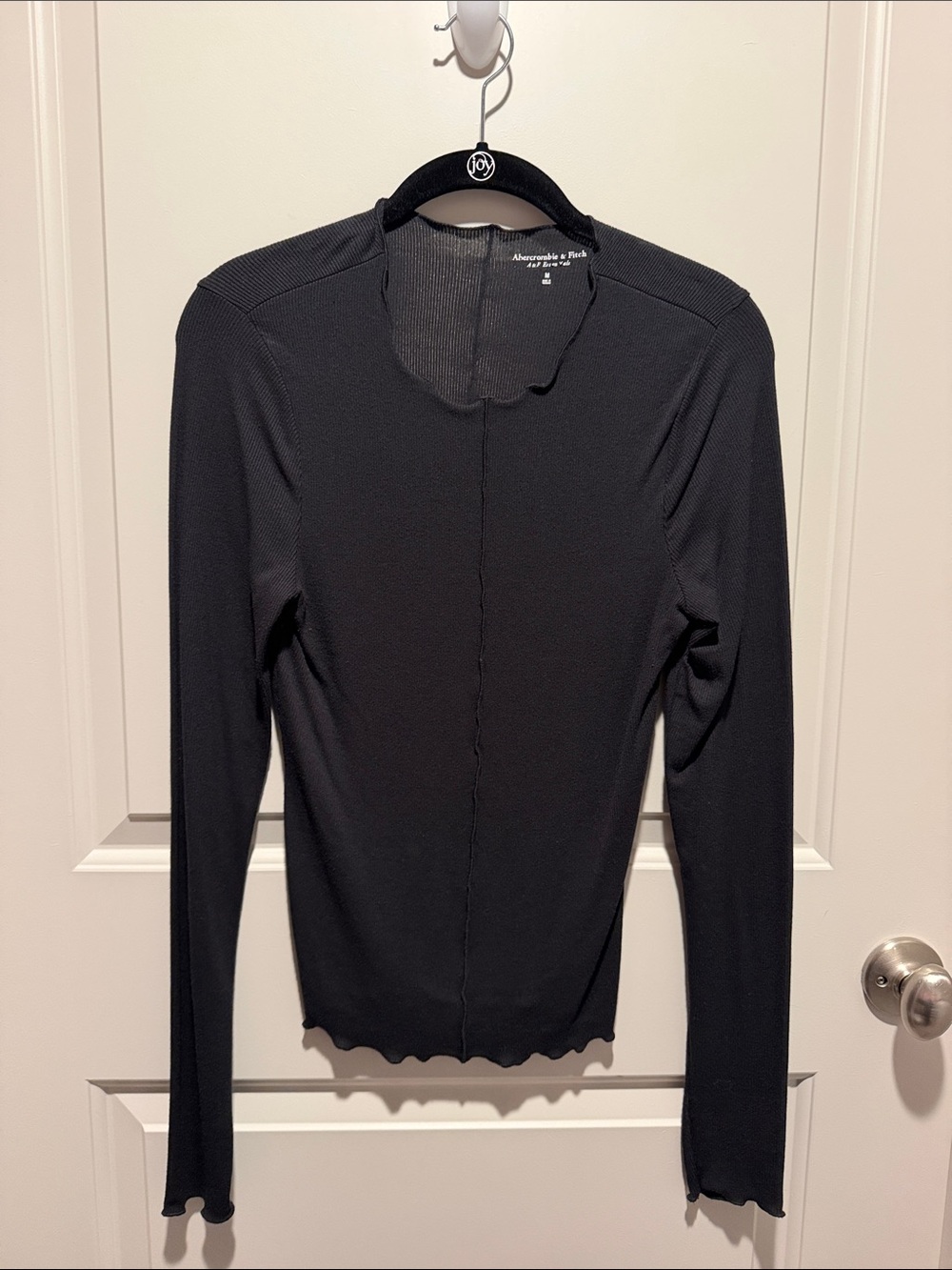 Abercrombie & Fitch Black Long-Sleeve Ribbed Tee with Lettuce Hem